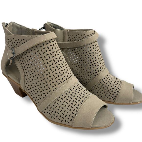 NEW Easy Street Carrigan Sandals Taupe Cut out Booties Open Toe Block Heel Shoes - Picture 1 of 13